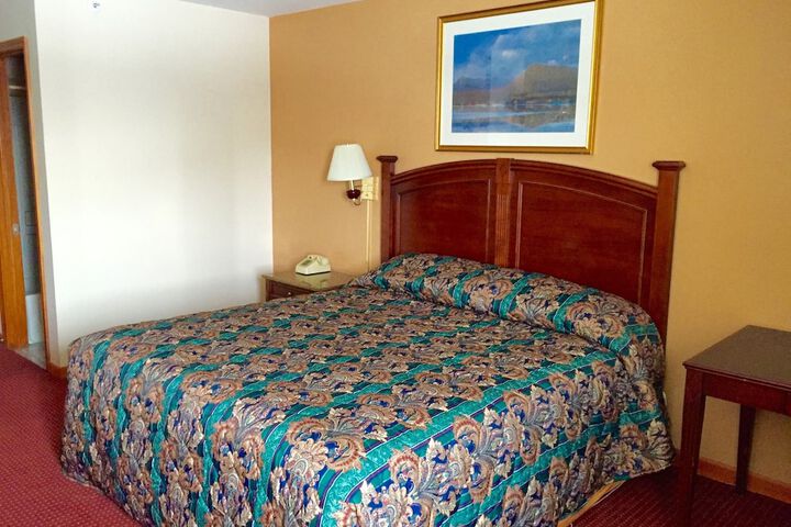 Room 9 of 16