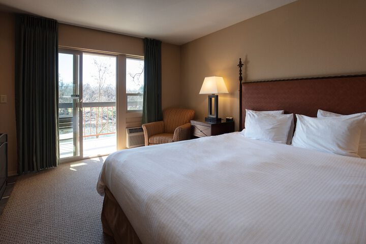 Riverside Inn