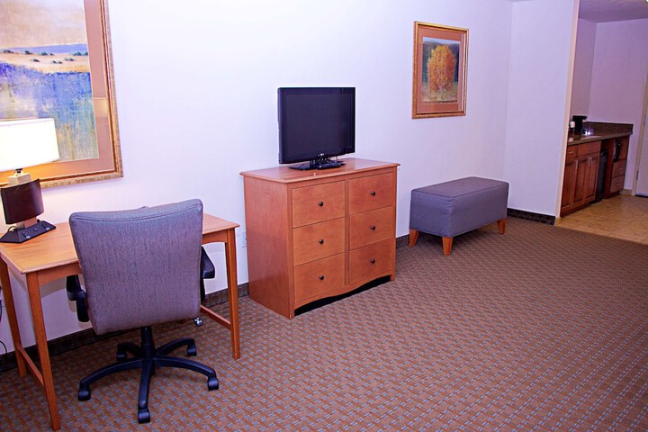 Lounge 61 of 67