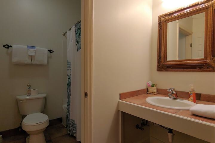 Room 27 of 71