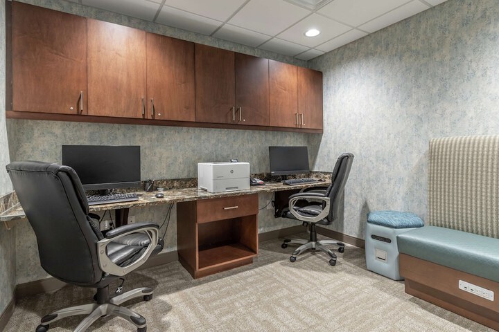 Business Center 37 of 37