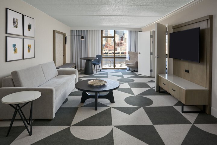 Room 32 of 64