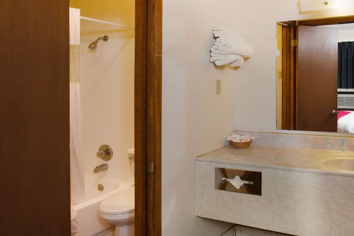 Room 7 of 25