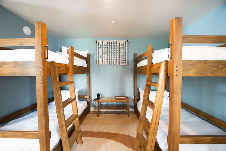 Room 12 of 76