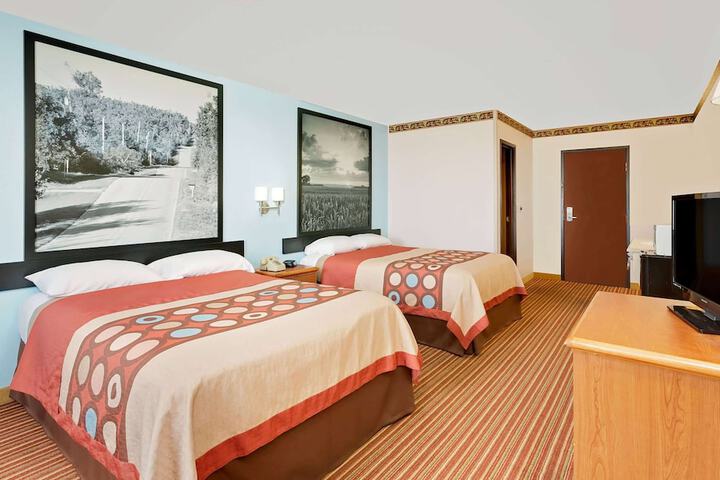 Room 6 of 15