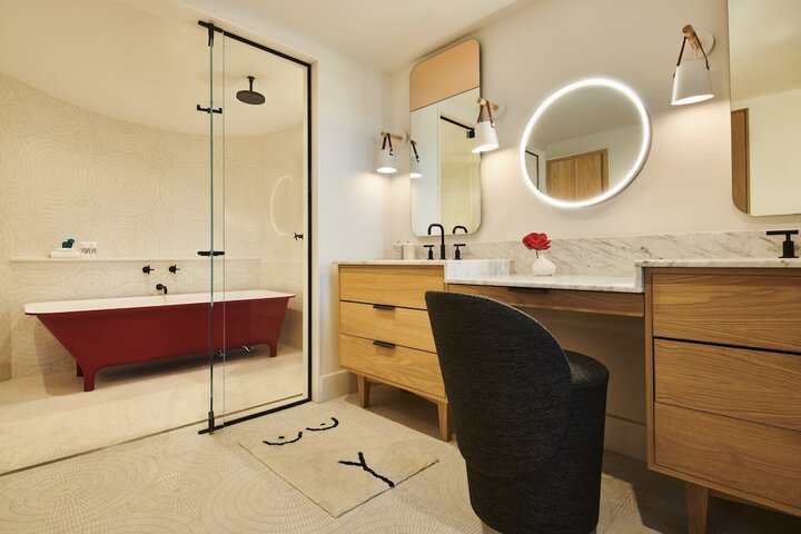 Room 14 of 63