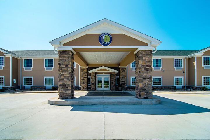 Cobblestone Hotel & Suites - Paxton