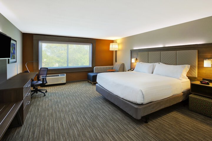 Room 21 of 37