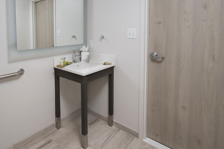 Room 13 of 50