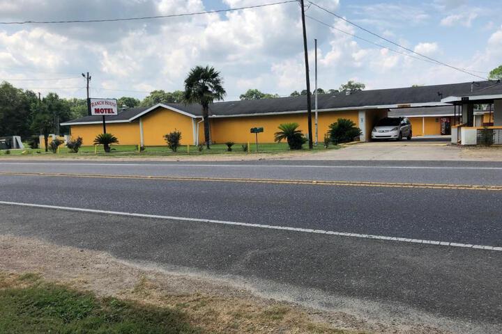 Ranch House Motel