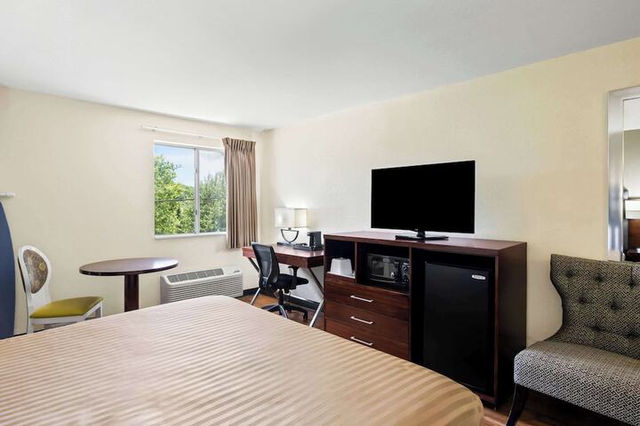 Room 14 of 30