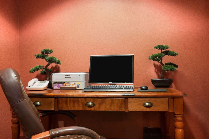 Business Center 17 of 17