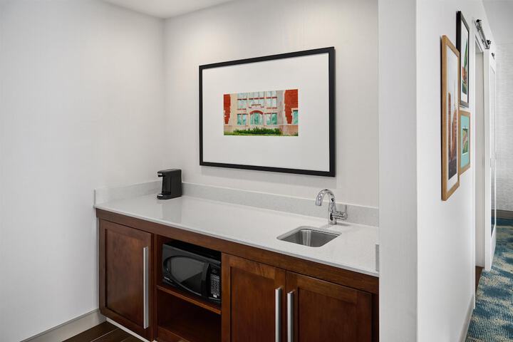 Hampton Inn & Suites Detroit / Troy