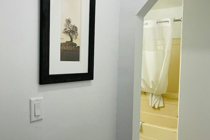 Room 18 of 25