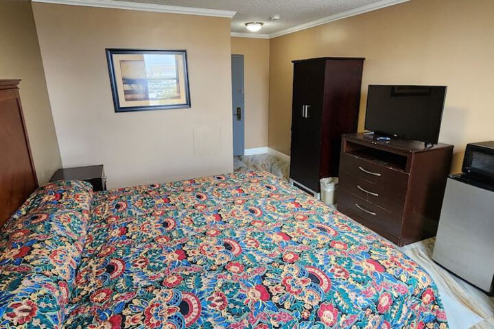 Room 23 of 35