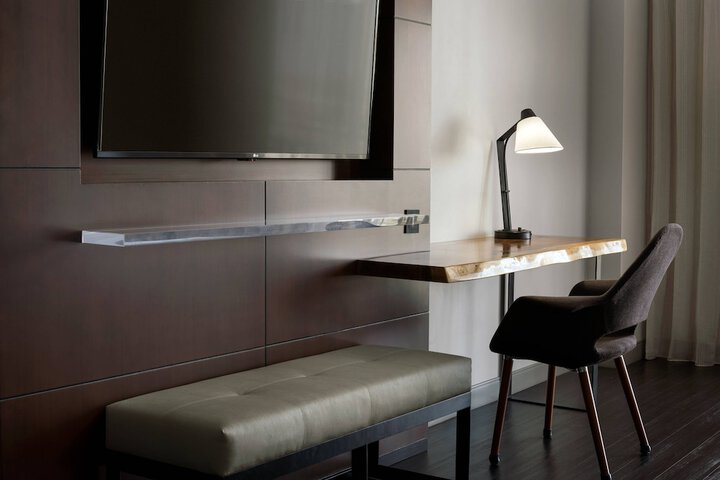 Room 33 of 53