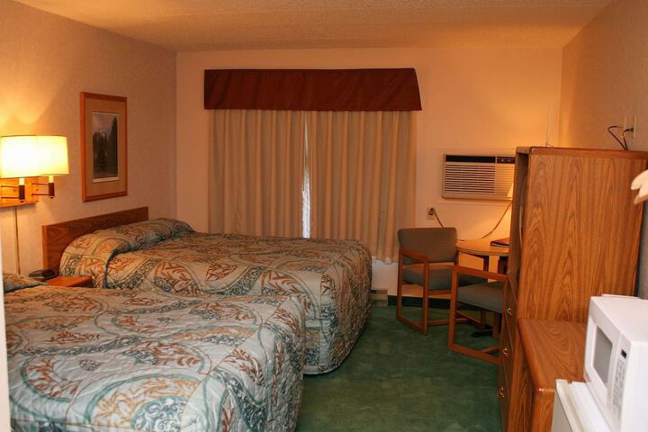 Room 10 of 28