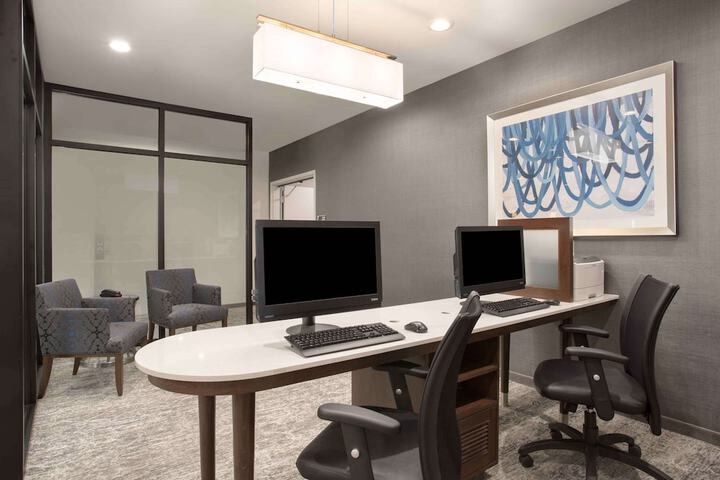 Business Center 47 of 47