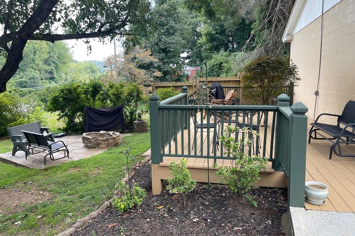 Mountain Aire Cottages Inn & Glamping