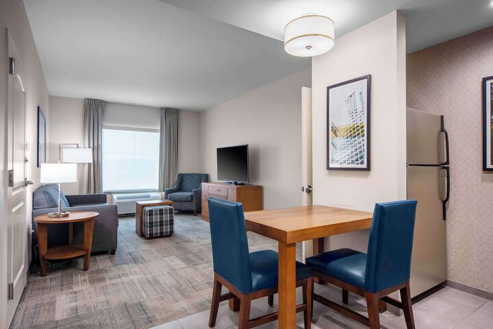 Room 16 of 48