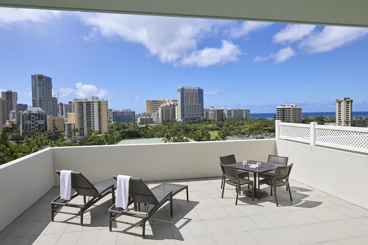 DoubleTree by Hilton Hotel Alana - Waikiki Beach