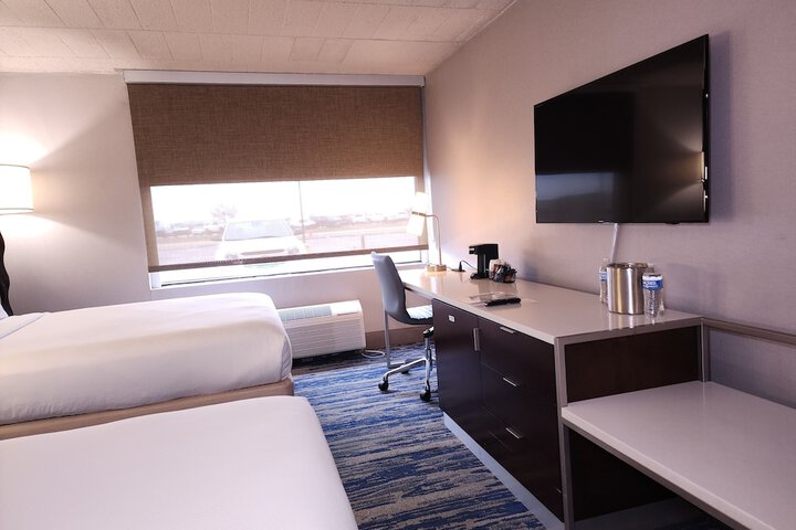 Skyline Hotel Detroit Airport SureStay Collection by BW