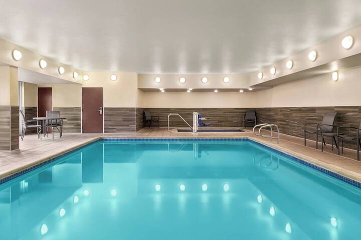 Pool 4 of 24