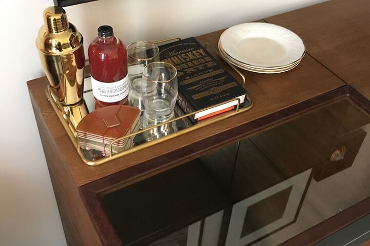 Lounge 52 of 61
