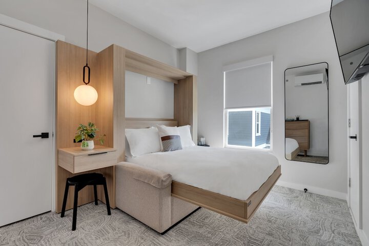 Room 11 of 48