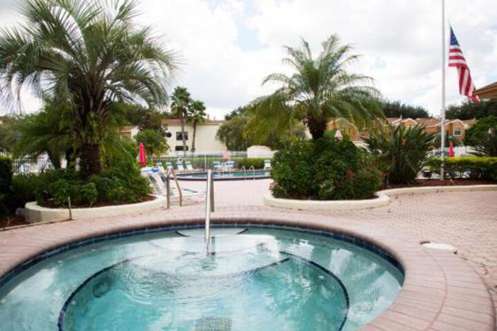 3BR Villa Claremont Holiday Home