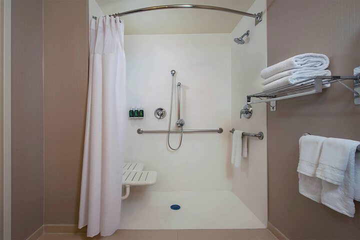 Room 13 of 26