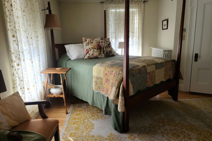 Room 19 of 48