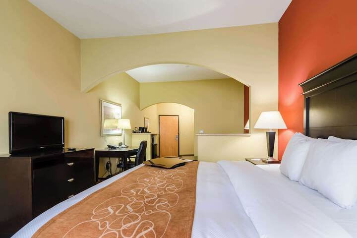 Comfort Suites Salina South