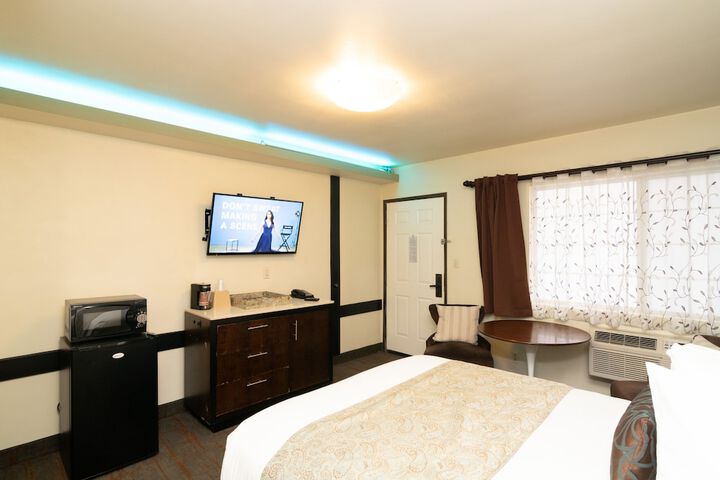 Room 33 of 39