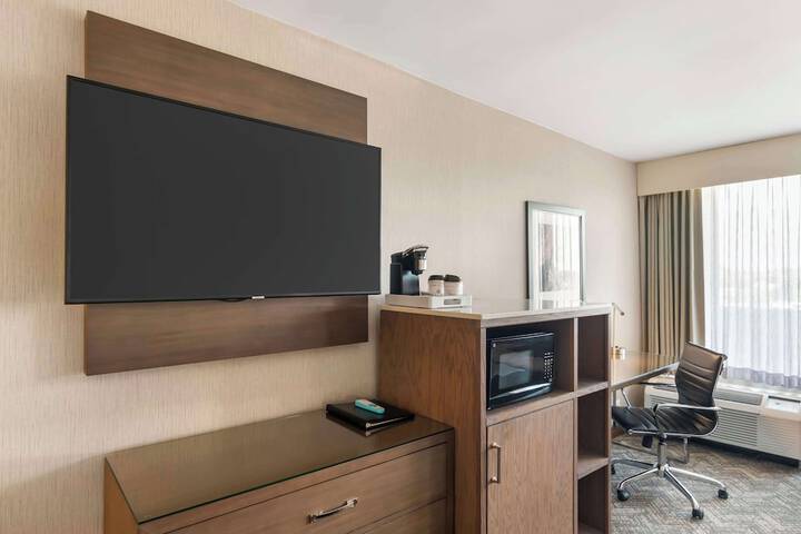 Room 28 of 45
