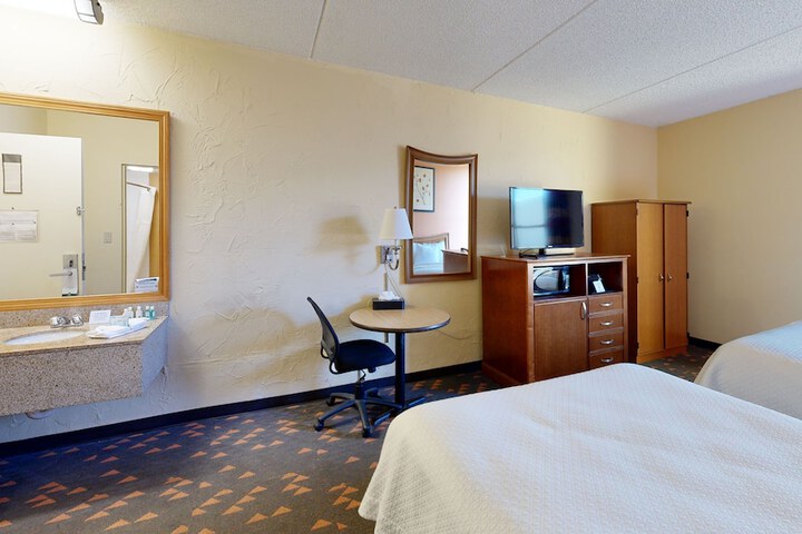 Room 9 of 37