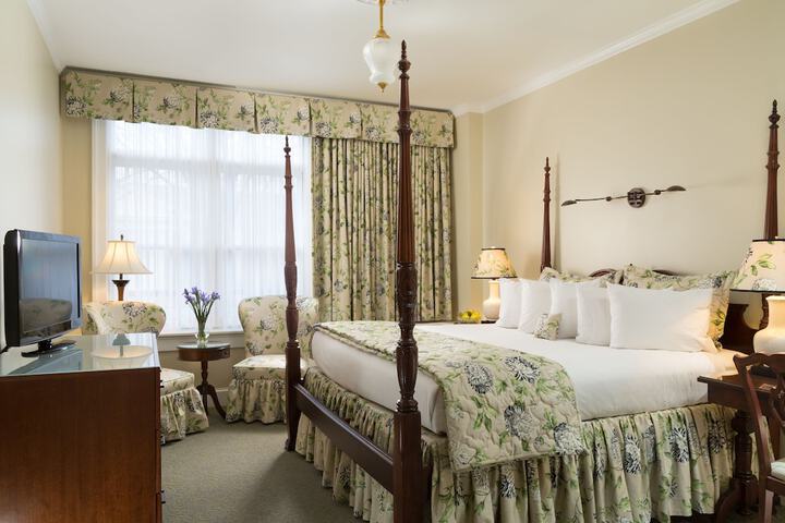 Room 9 of 40