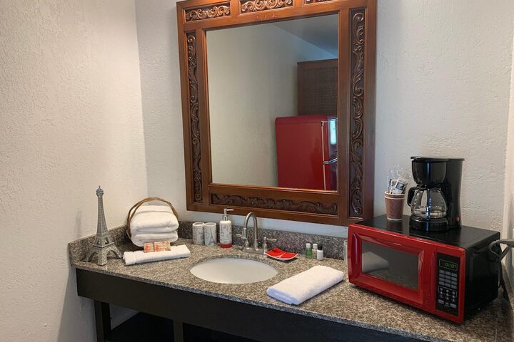 Room 40 of 48