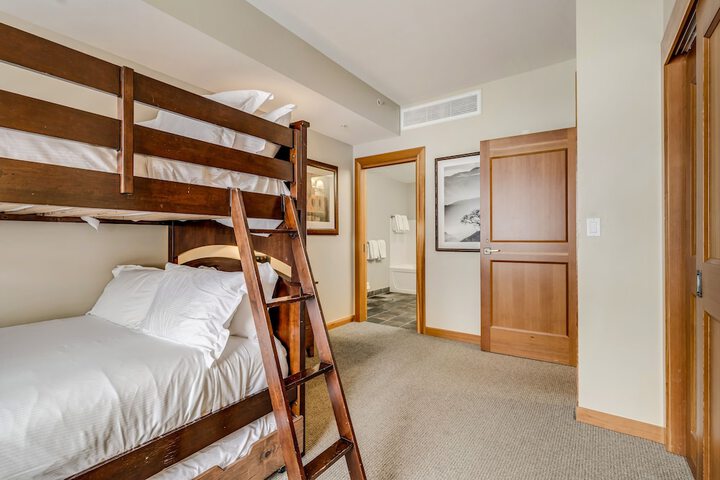 Room 86 of 166