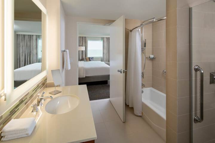 Room 36 of 122