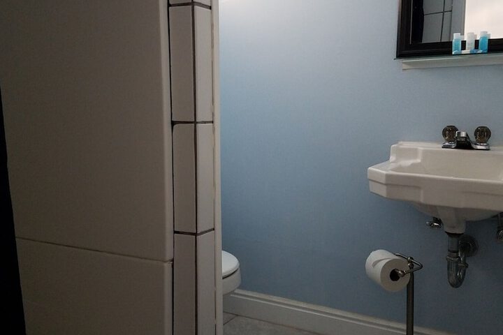 Room 52 of 86
