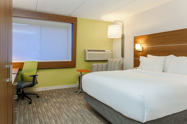 Room 14 of 50