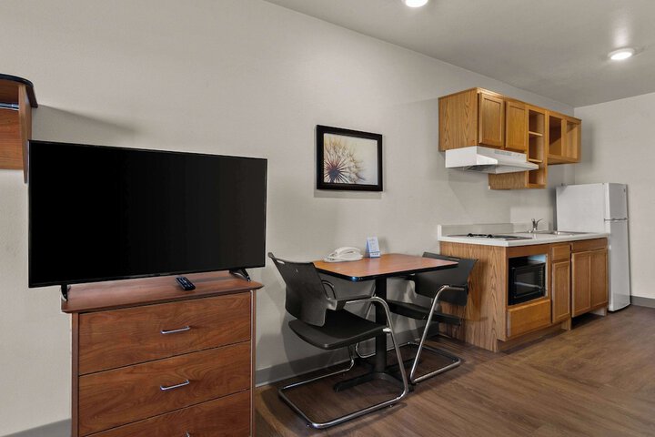 Room 12 of 25