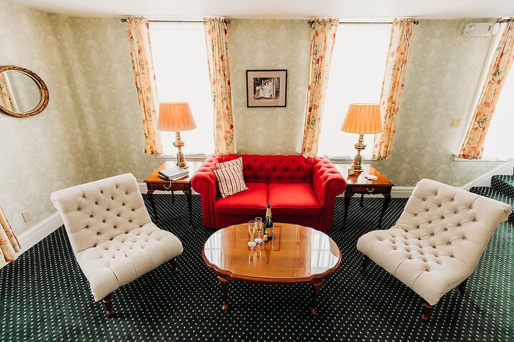 Room 13 of 35