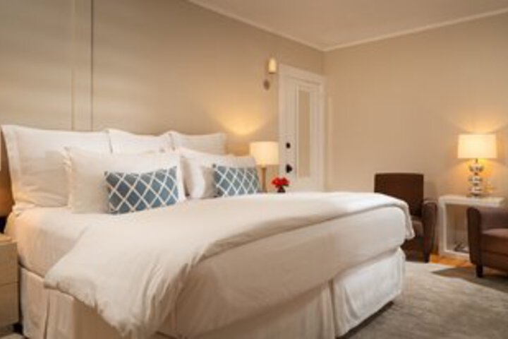 Room 30 of 104