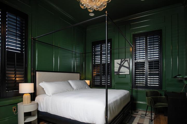 Room 21 of 36