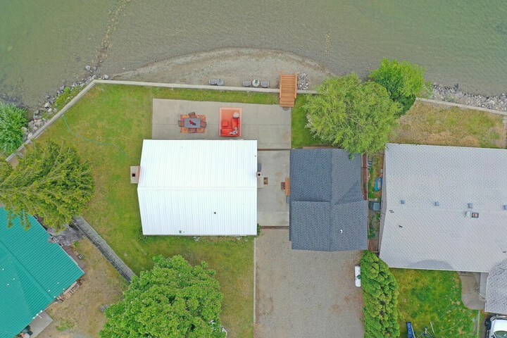 Lake Level Cabin in Oroville