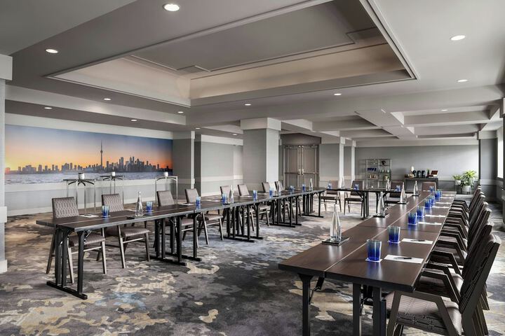 Sheraton Gateway Hotel in Toronto International Airport