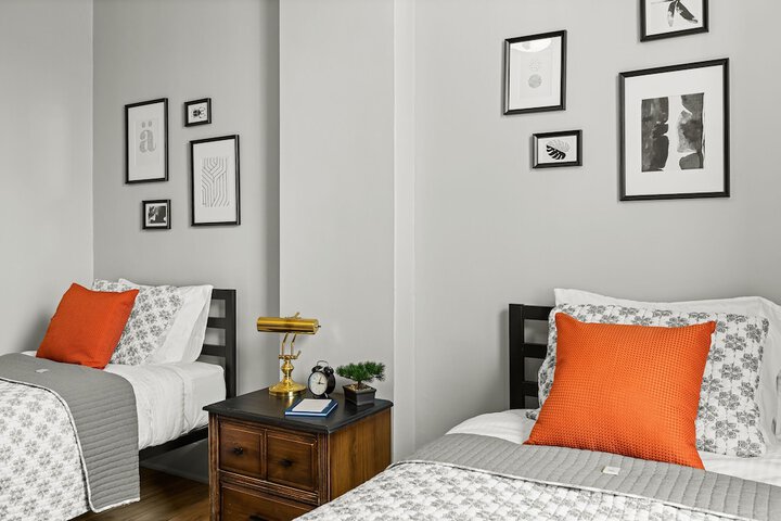 Room 35 of 87