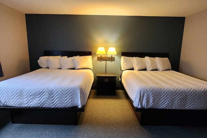 Room 10 of 32